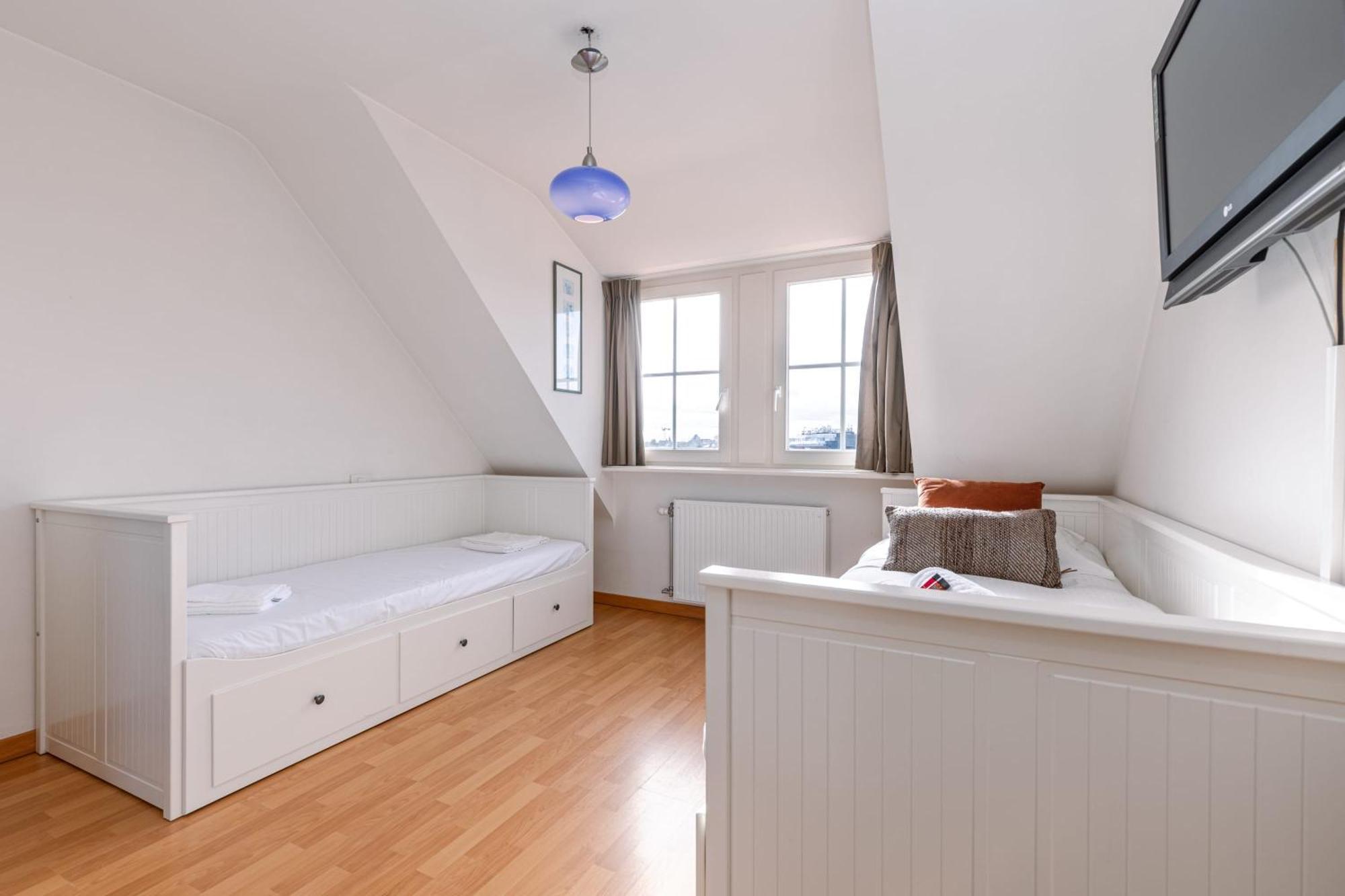 Charming Spacious Duplex Apt With Private Parking In Knokke Apartment ภายนอก รูปภาพ