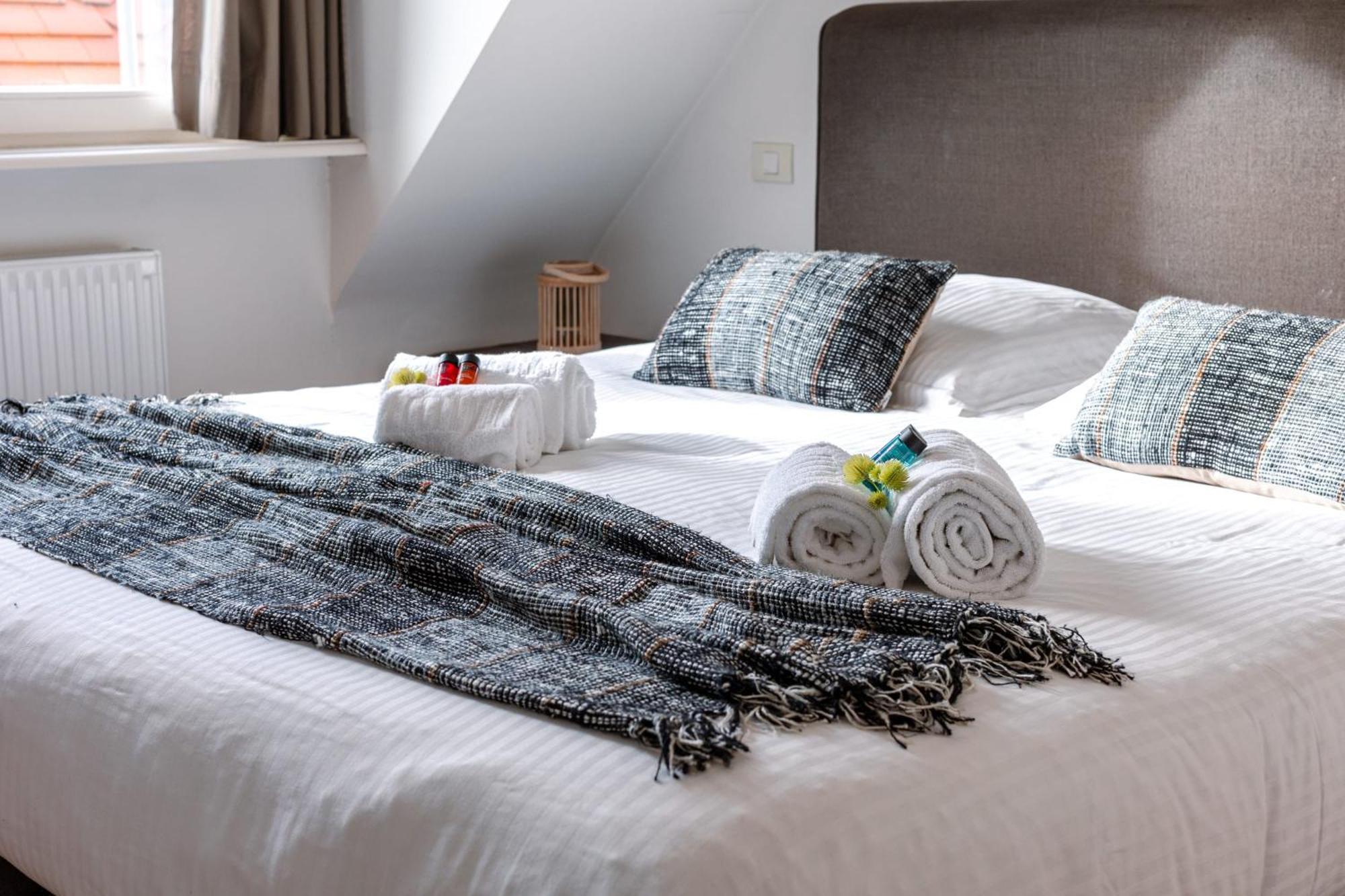 Charming Spacious Duplex Apt With Private Parking In Knokke Apartment ภายนอก รูปภาพ